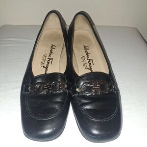Salvatore Ferragamo Women's Black Loafers Size 5‎